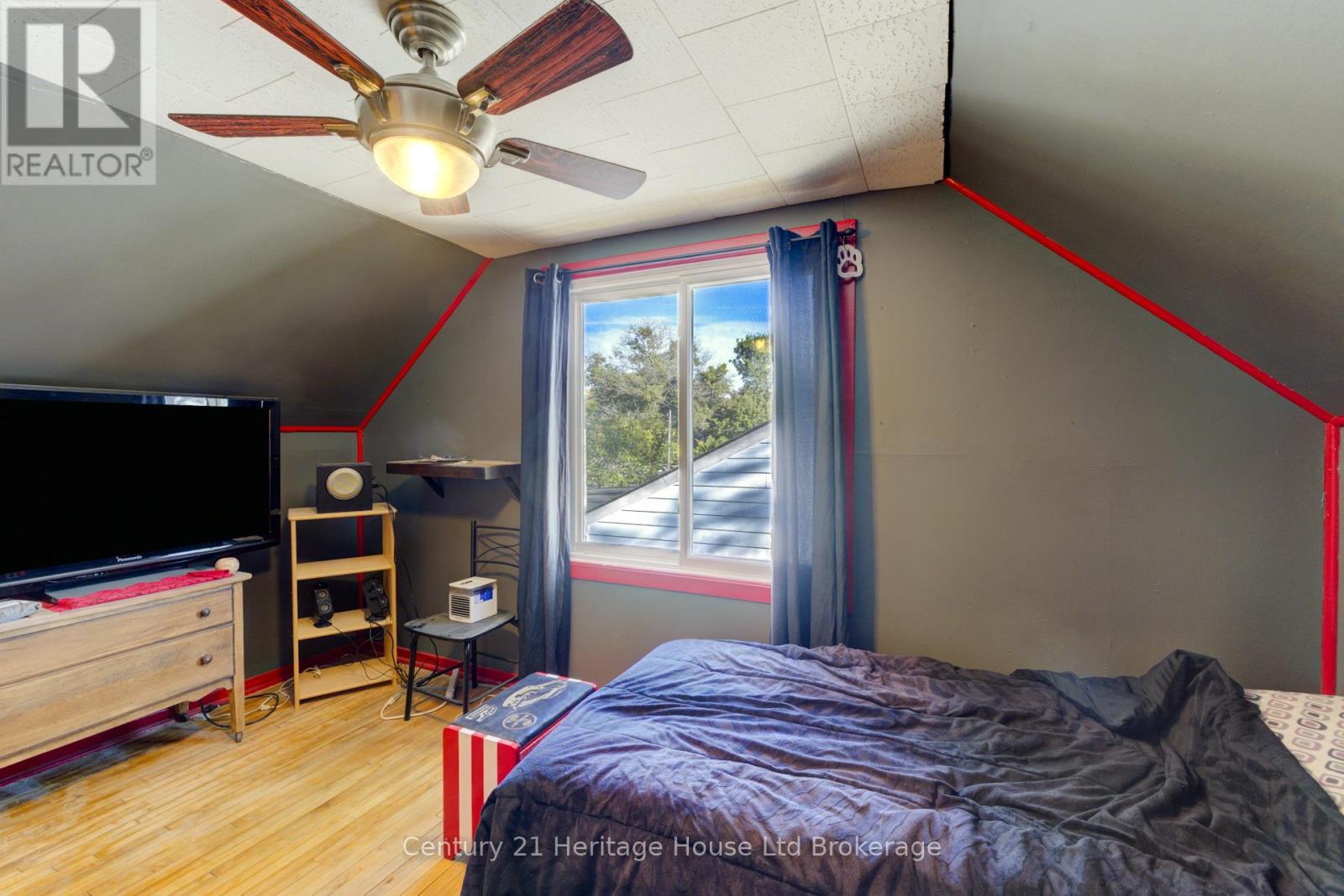 38 Sanderson Street, Brantford, Ontario  N3S 2V2 - Photo 32 - X12449362