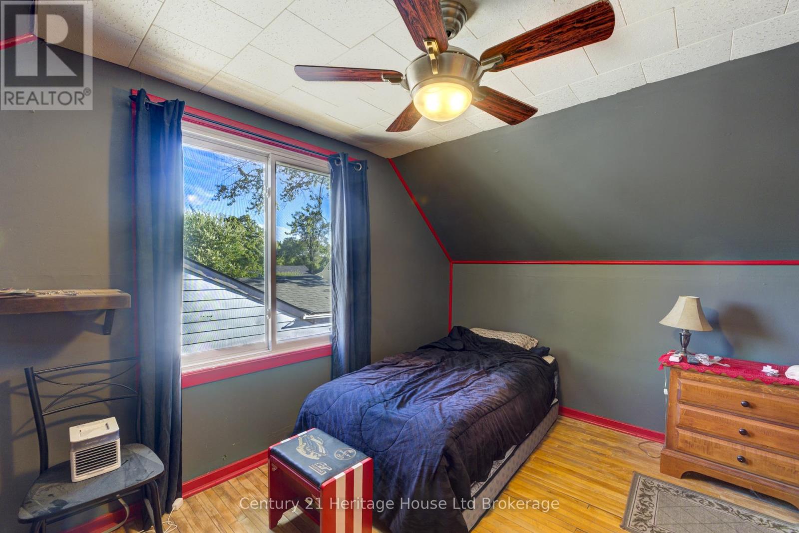 38 Sanderson Street, Brantford, Ontario  N3S 2V2 - Photo 31 - X12449362