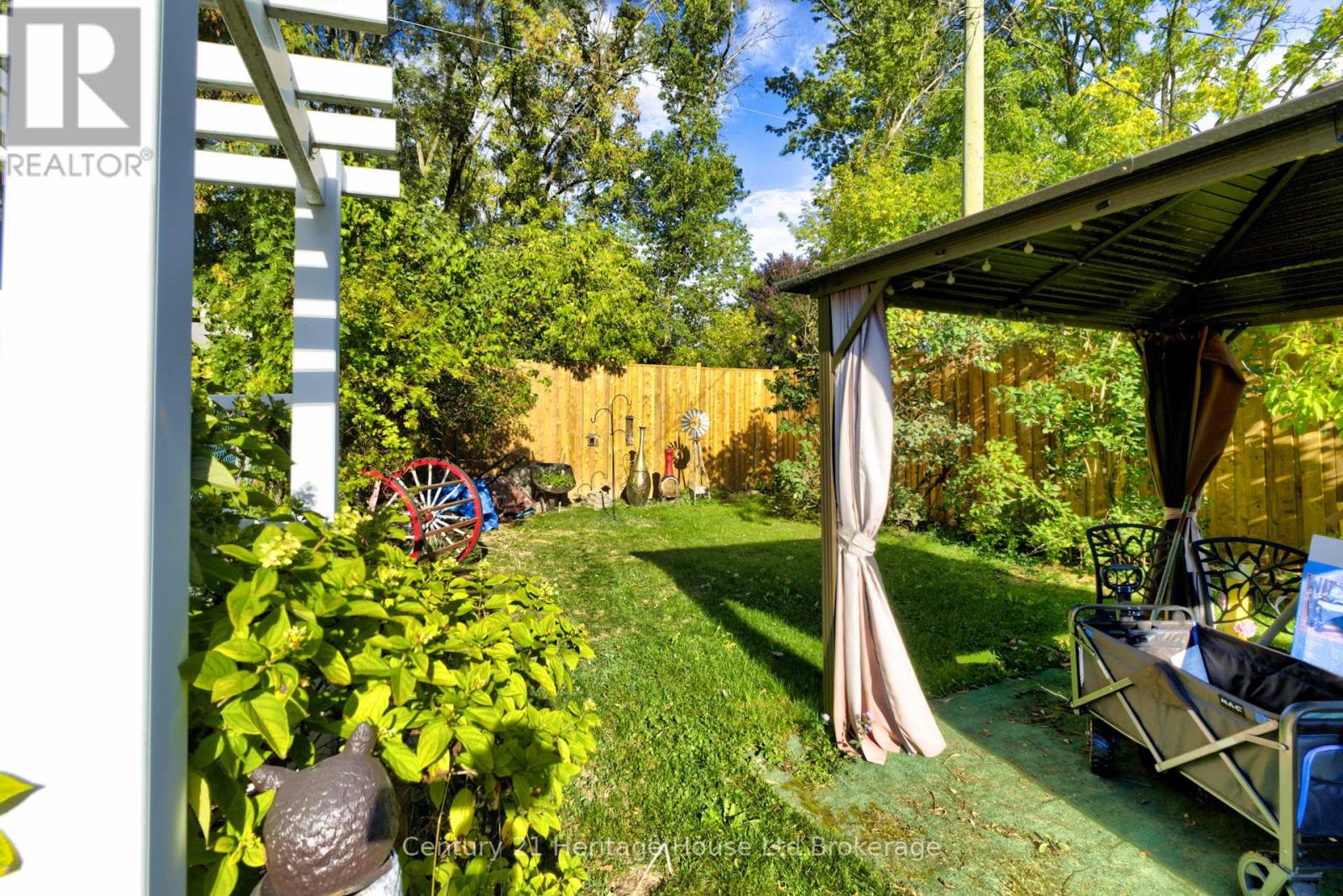 38 Sanderson Street, Brantford, Ontario  N3S 2V2 - Photo 38 - X12449362