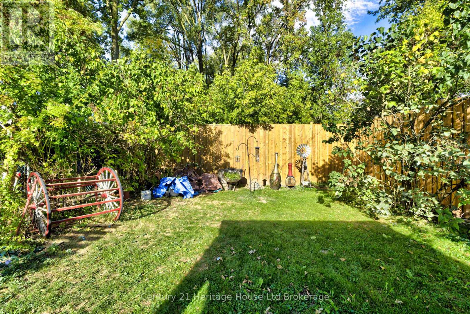 38 Sanderson Street, Brantford, Ontario  N3S 2V2 - Photo 39 - X12449362