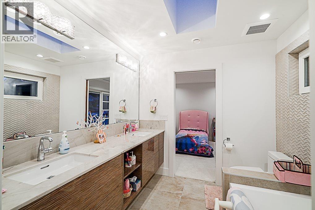 4610 Marine Drive, Burnaby, British Columbia  V5J 3G2 - Photo 7 - R3055899
