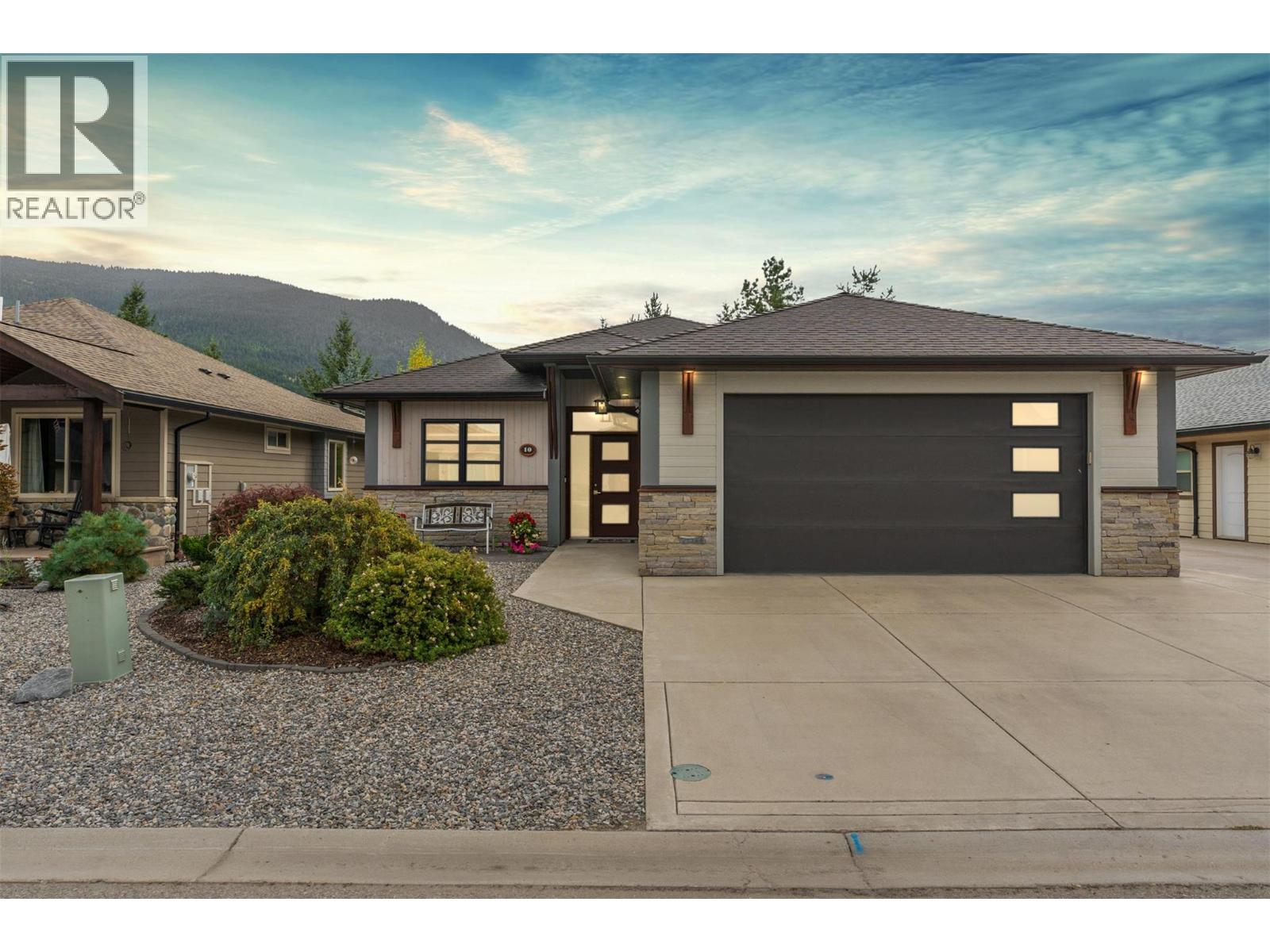 2444 York Avenue Unit# 10, armstrong, British Columbia