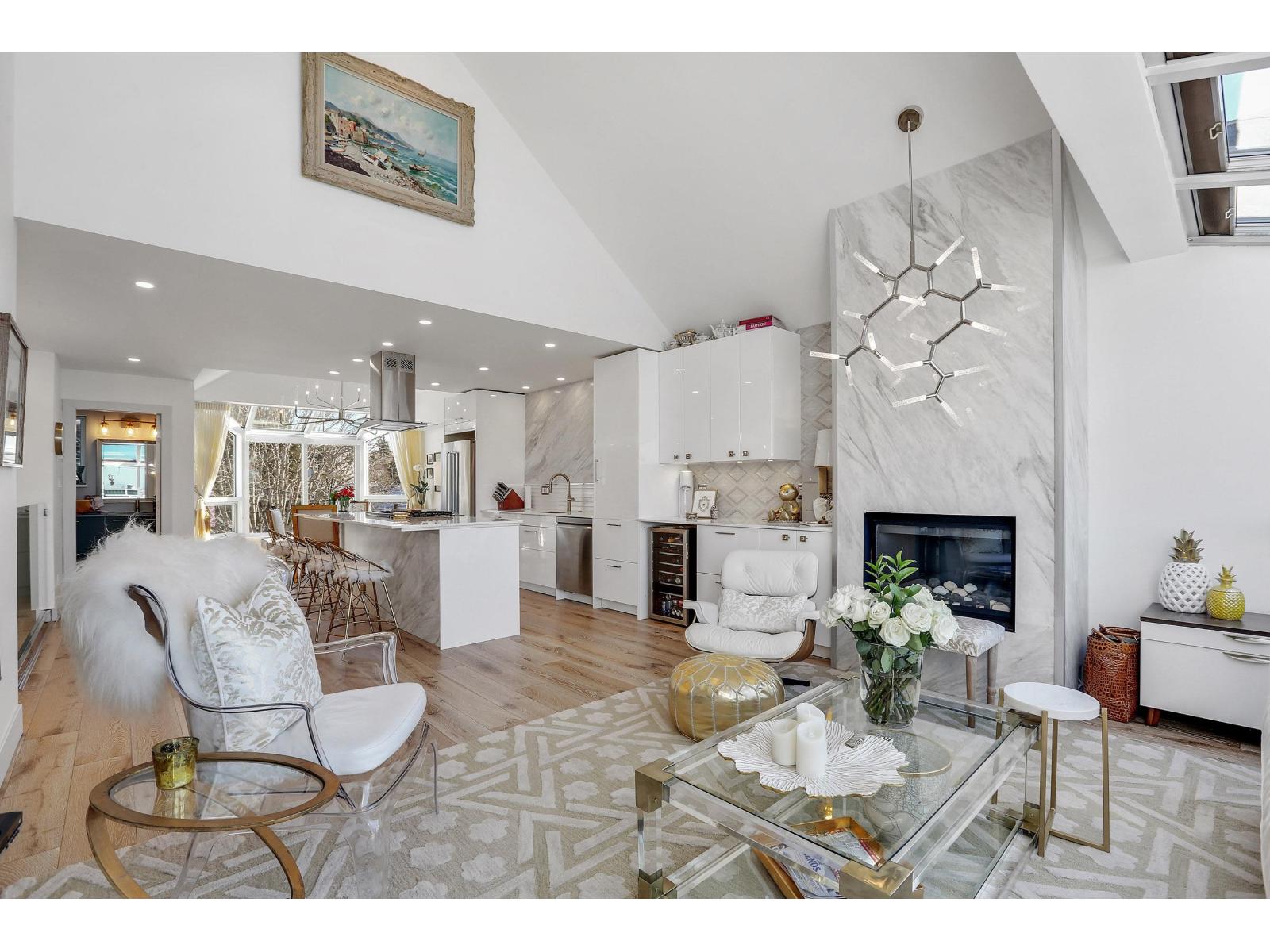 1115 Elm Street, White Rock, British Columbia  V4B 3R9 - Photo 2 - R3057457