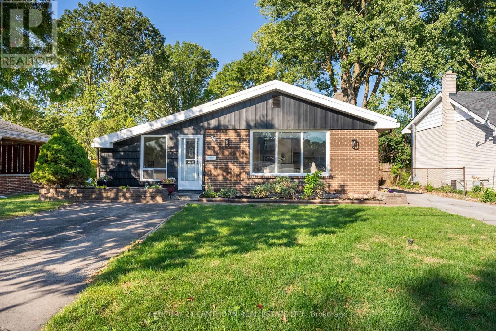 94 ROLLINS DRIVE, Belleville, Ontario