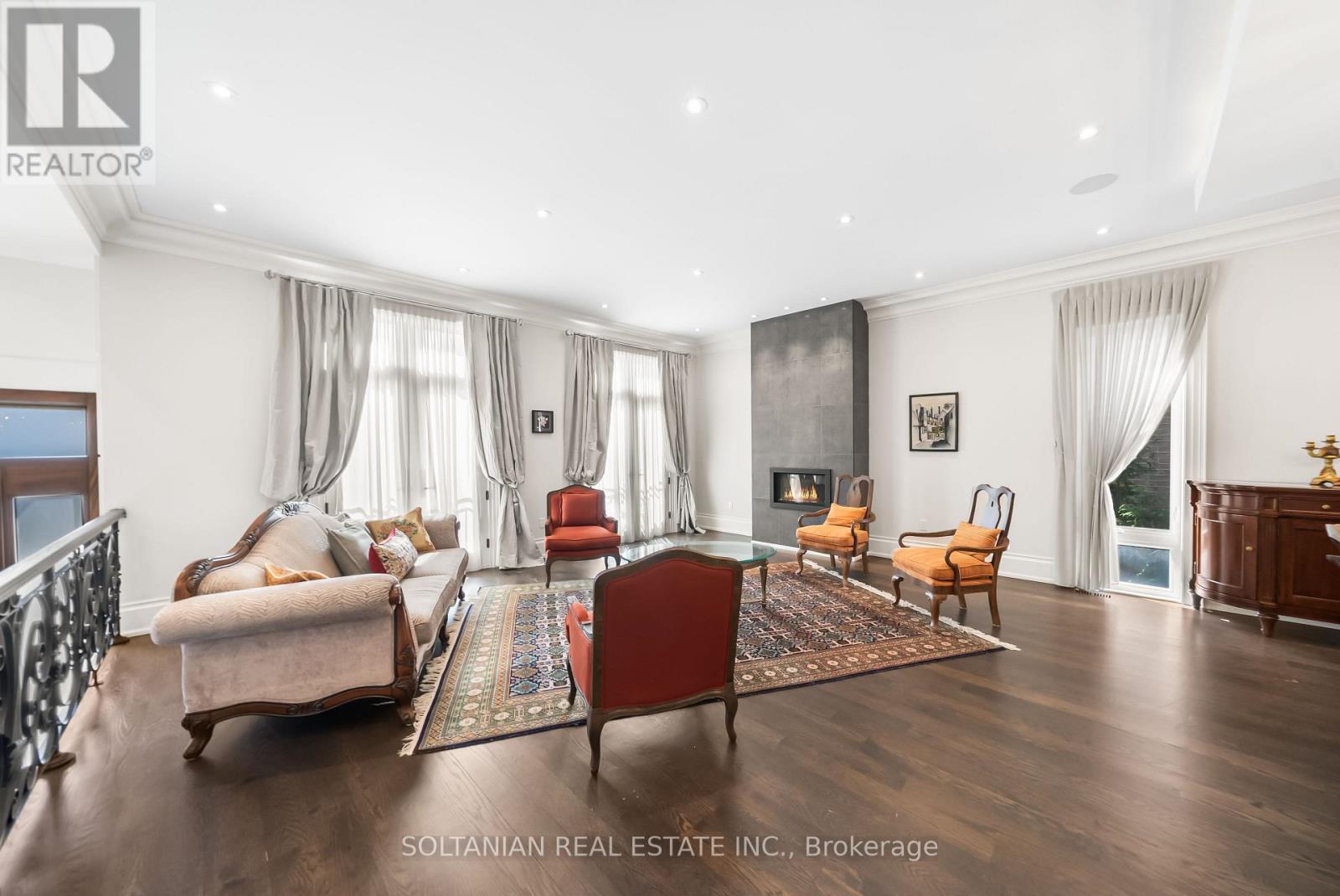 352 Patricia Avenue, Toronto, Ontario  M2R 2M7 - Photo 6 - C12456966