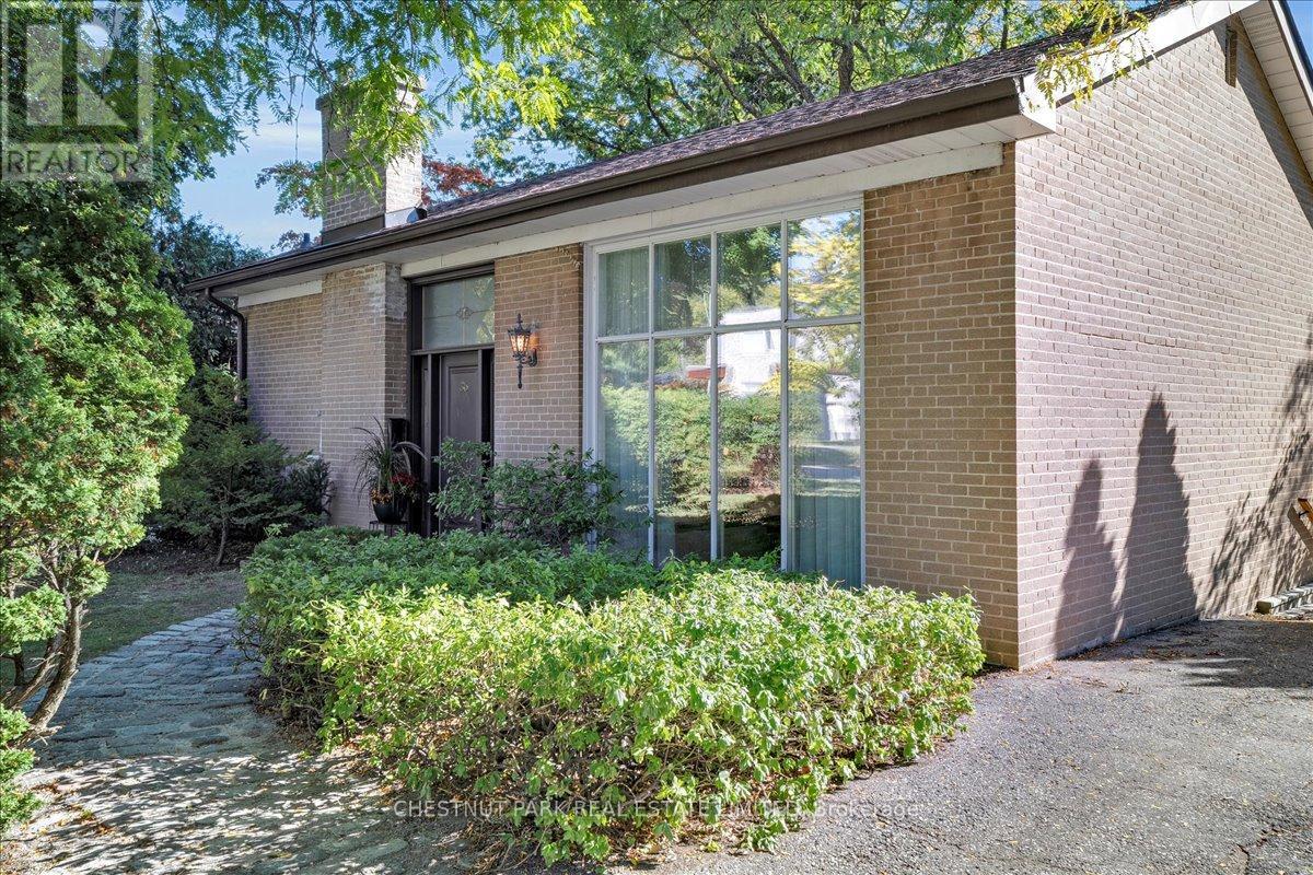 36 Tangmere Road, Toronto, Ontario  M3B 2N3 - Photo 4 - C12456968