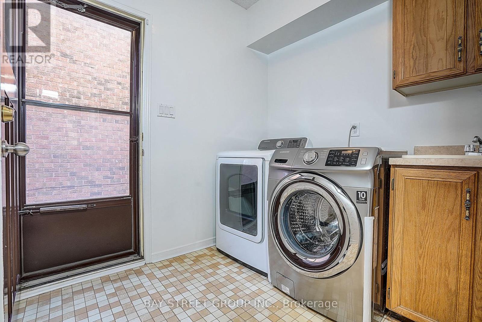334 Goldhawk Trail, Toronto, Ontario  M1V 4G2 - Photo 17 - E12457038