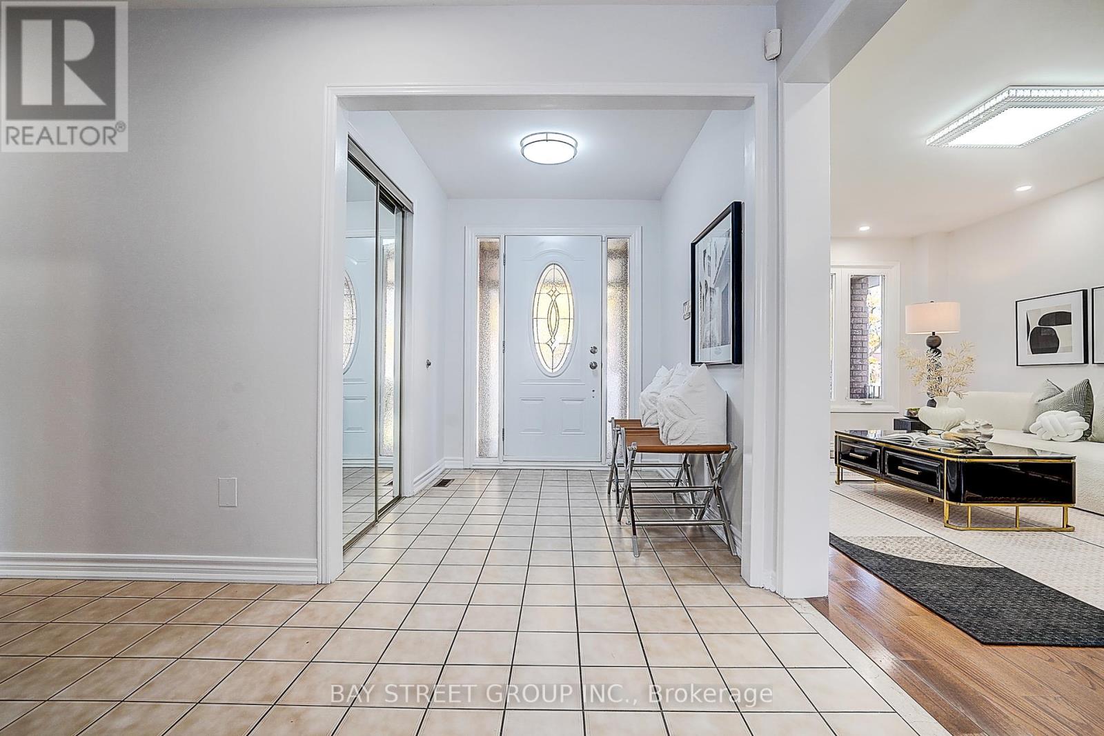 334 Goldhawk Trail, Toronto, Ontario  M1V 4G2 - Photo 3 - E12457038