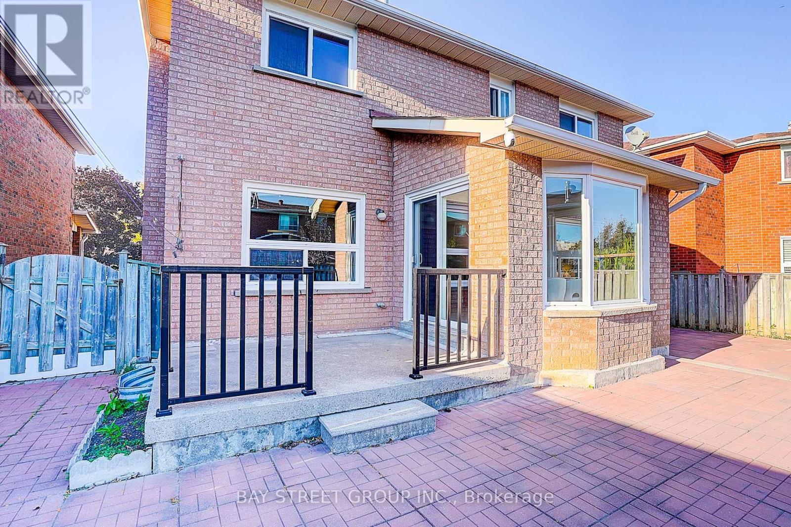 334 Goldhawk Trail, Toronto, Ontario  M1V 4G2 - Photo 35 - E12457038