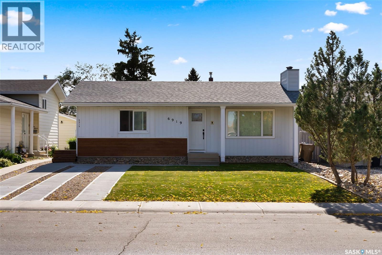 6919 1st Avenue N, Regina, Saskatchewan  S4X 1C8 - Photo 1 - SK020615