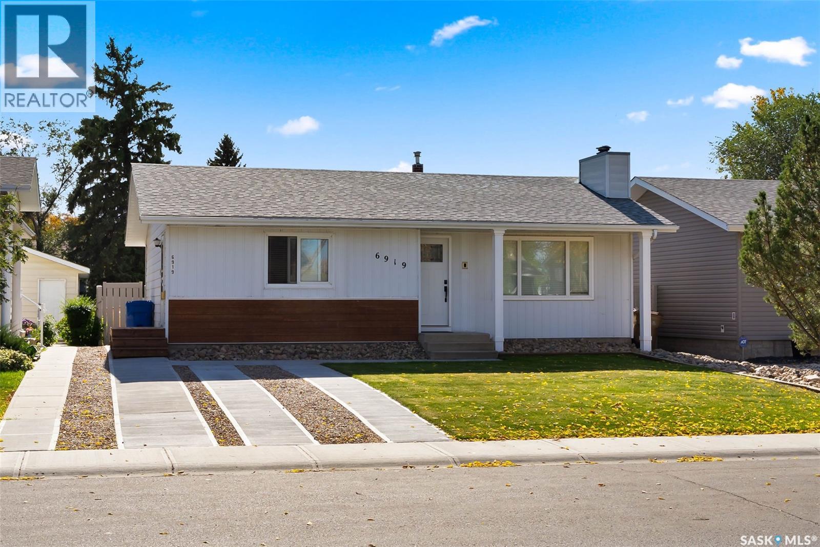 6919 1st Avenue N, Regina, Saskatchewan  S4X 1C8 - Photo 2 - SK020615