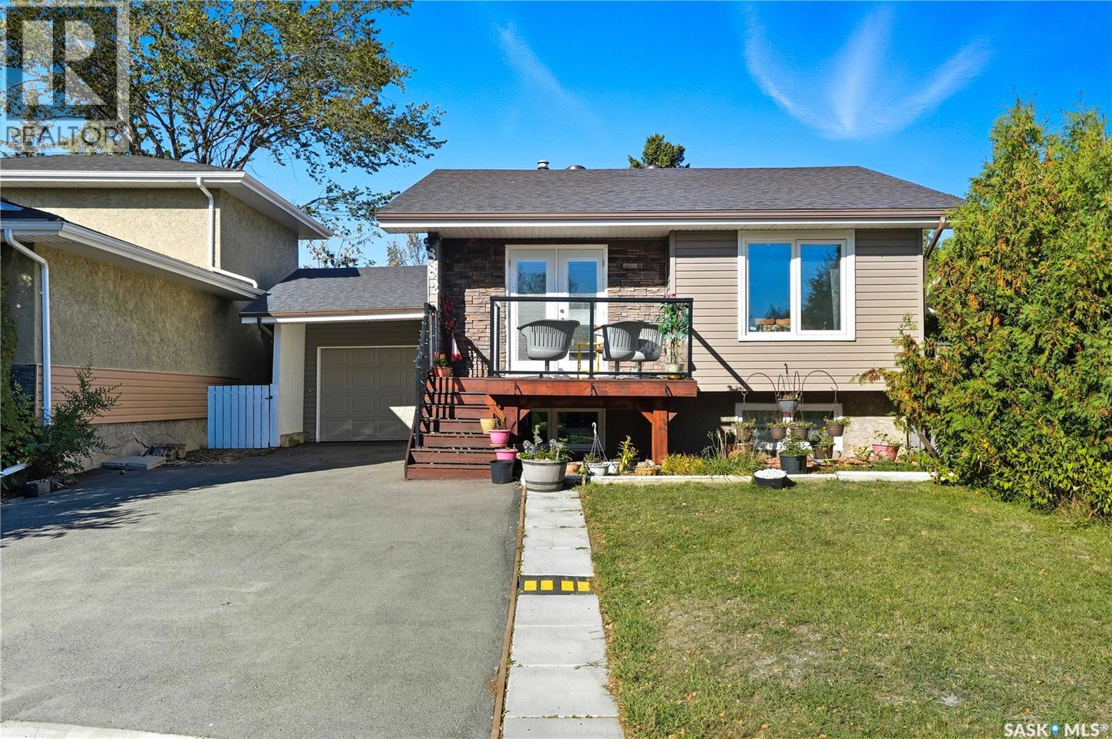 882 Samuels Crescent N, Regina, Saskatchewan  S4X 2A5 - Photo 2 - SK020502