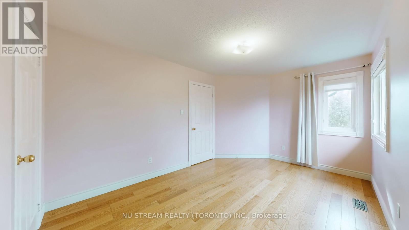 71 Alpine Crescent, Richmond Hill, Ontario  L4S 1W1 - Photo 17 - N12456985