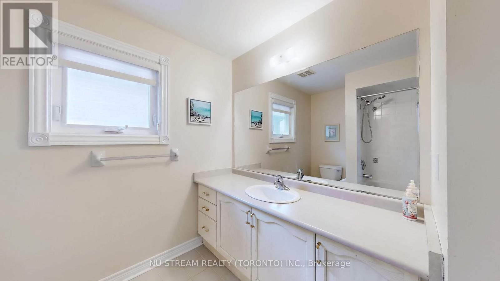 71 Alpine Crescent, Richmond Hill, Ontario  L4S 1W1 - Photo 20 - N12456985