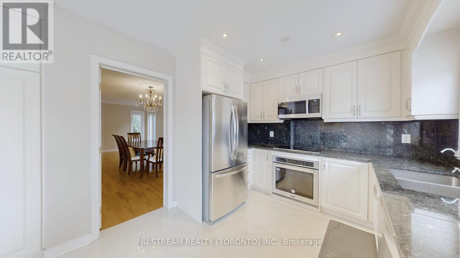 71 Alpine Crescent, Richmond Hill, Ontario  L4S 1W1 - Photo 6 - N12456985