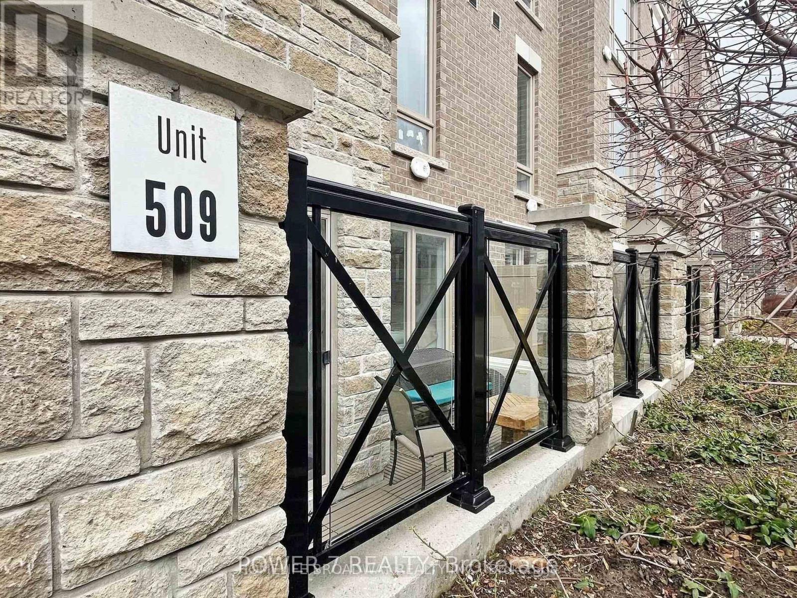 509 - 30 Dunsheath Way, Markham, Ontario  L6B 1N3 - Photo 2 - N12457056
