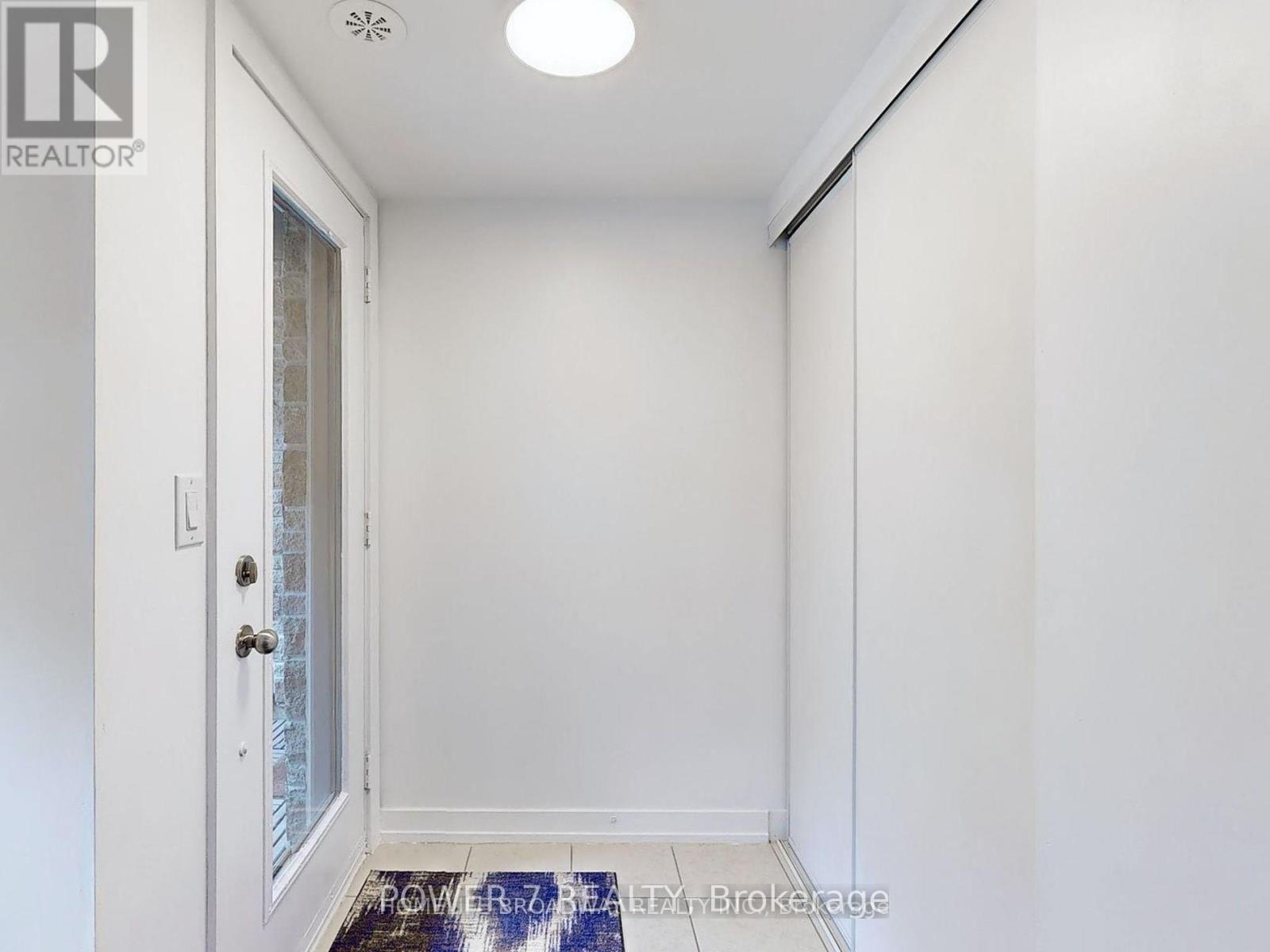 509 - 30 Dunsheath Way, Markham, Ontario  L6B 1N3 - Photo 8 - N12457056