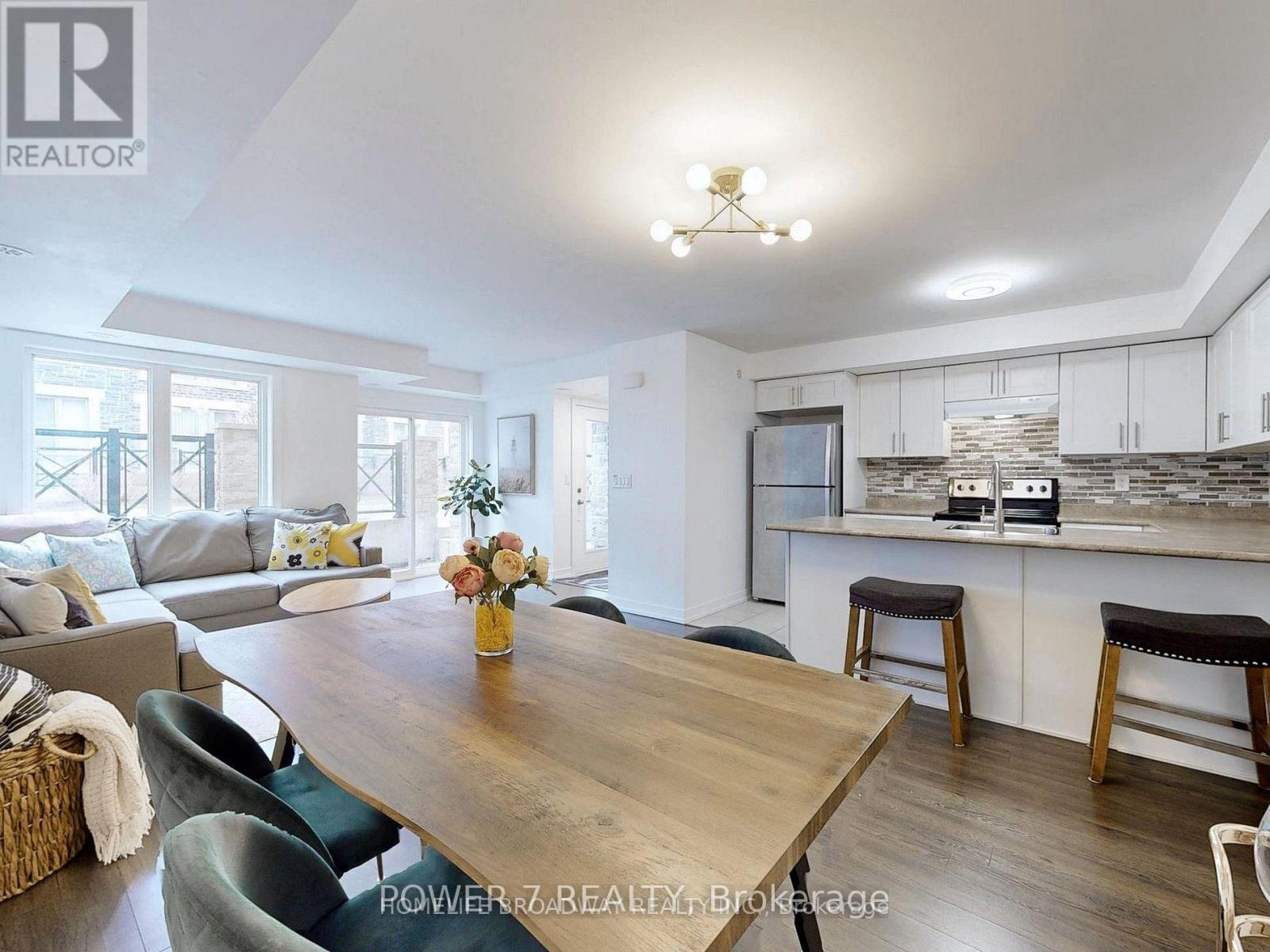 509 - 30 Dunsheath Way, Markham, Ontario  L6B 1N3 - Photo 9 - N12457056
