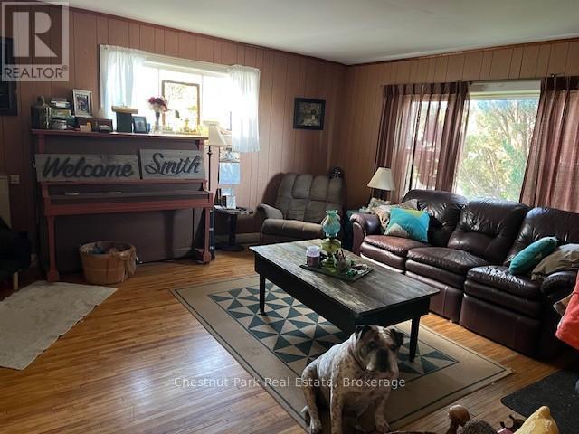 213 Cook Street, Meaford, Ontario  N4L 1H2 - Photo 12 - X12457017