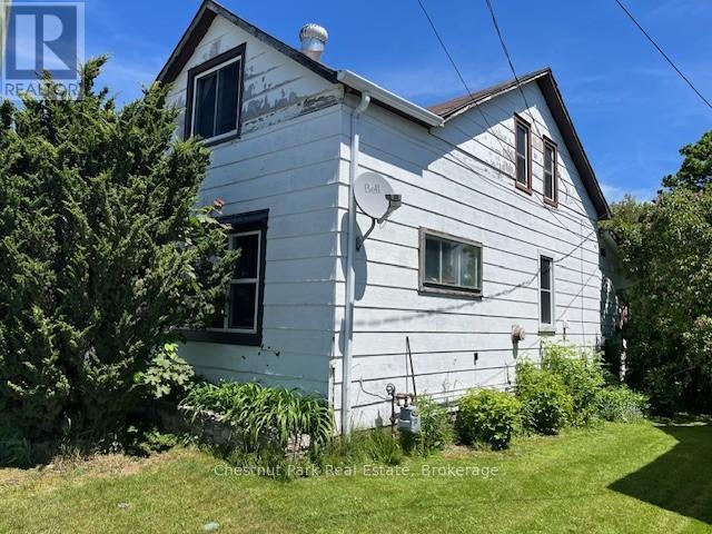 213 Cook Street, Meaford, Ontario  N4L 1H2 - Photo 3 - X12457017