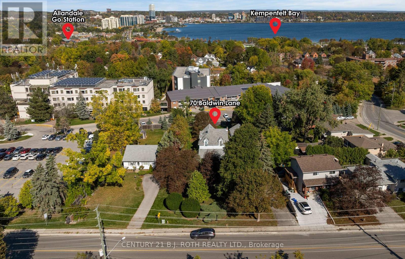 70 Baldwin Lane, Barrie, Ontario  L4N 2W3 - Photo 2 - S12457042