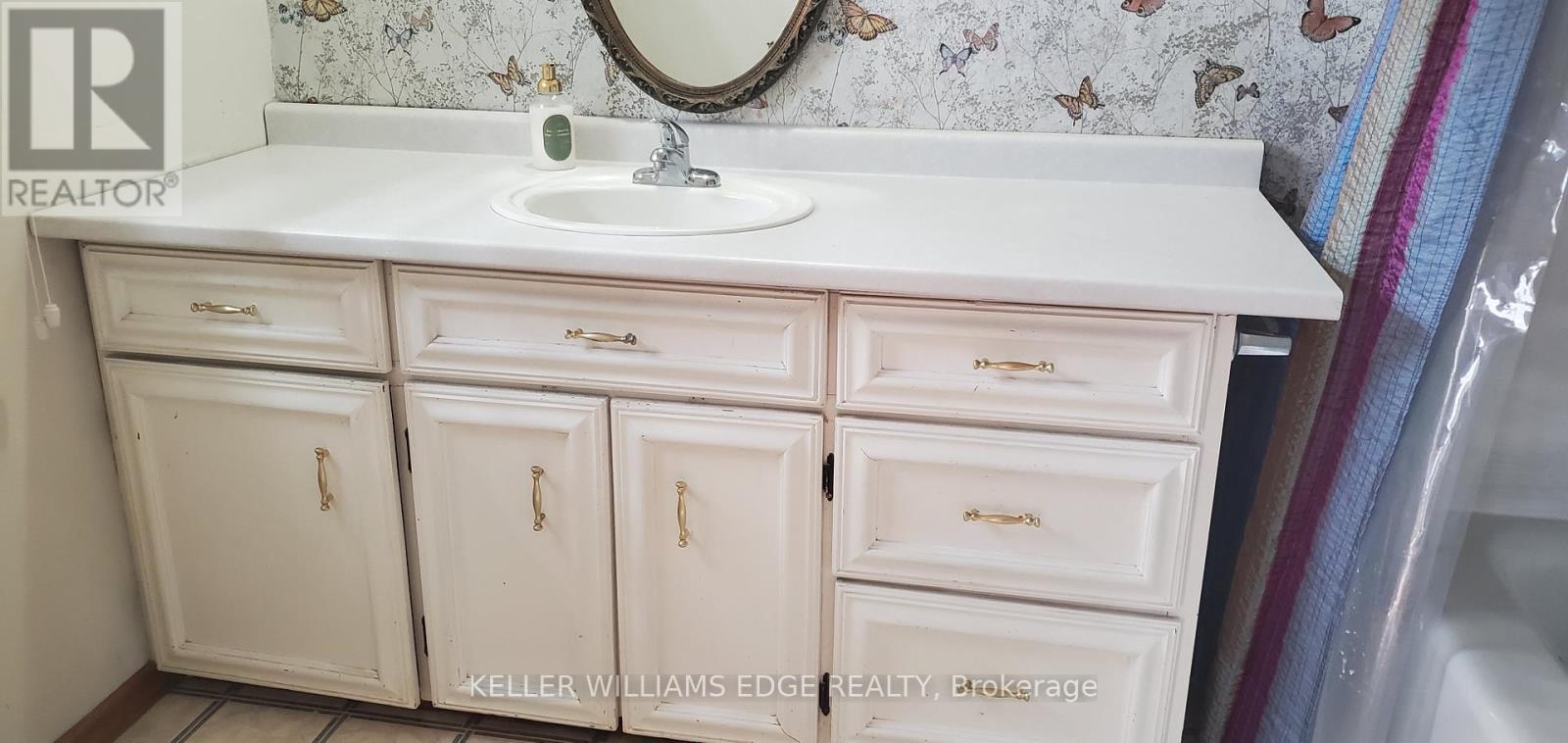 149 Ivon Avenue, Hamilton, Ontario  L8H 5S7 - Photo 8 - X12409574