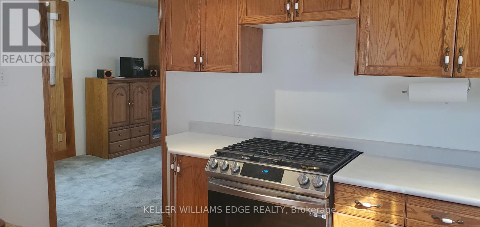 149 Ivon Avenue, Hamilton, Ontario  L8H 5S7 - Photo 6 - X12409574