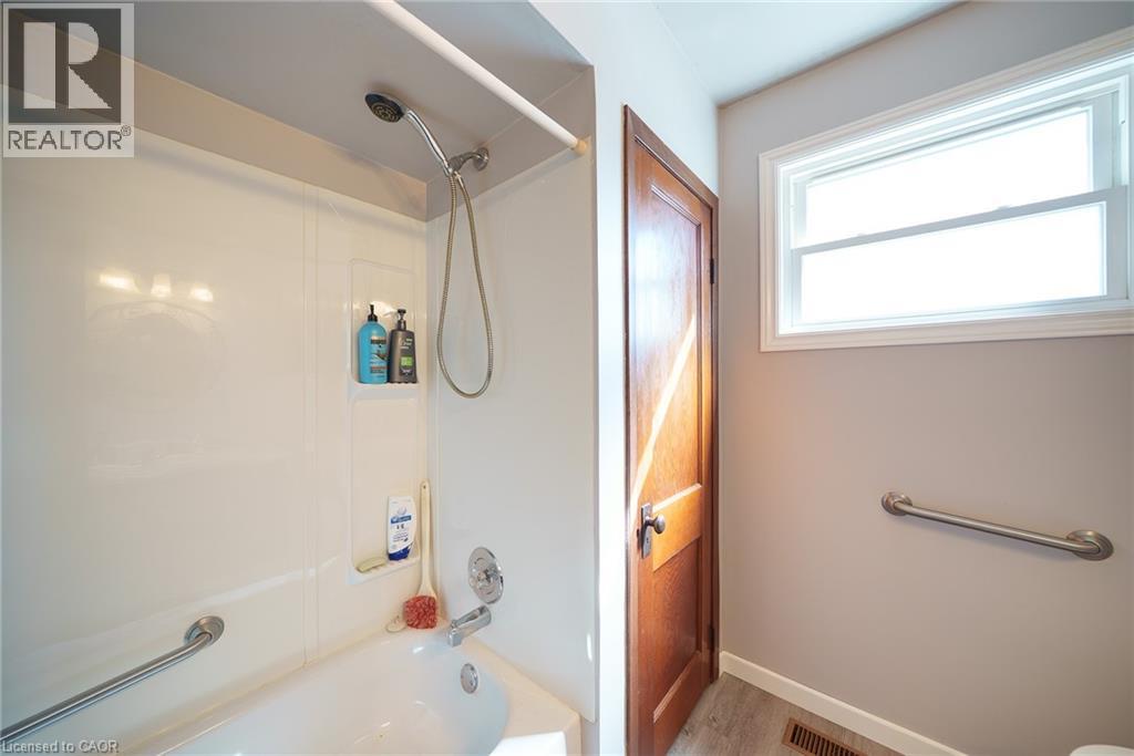 8 Queen Street, Langton, Ontario  N0E 1G0 - Photo 12 - 40777755