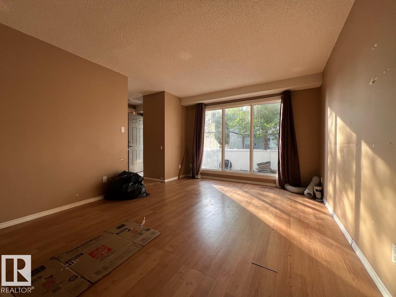 199b Homestead Cr Nw, Edmonton, Alberta  T5A 2Y2 - Photo 4 - E4453558