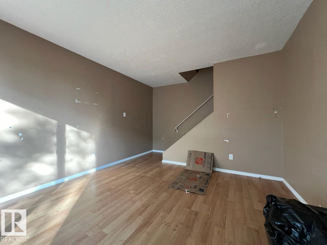 199b Homestead Cr Nw, Edmonton, Alberta  T5A 2Y2 - Photo 5 - E4453558