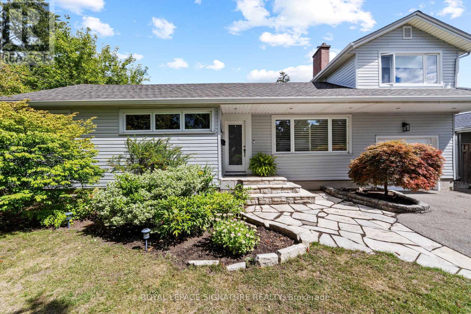 45 Crescent Road, Oakville, Ontario  L6K 1W3 - Photo 1 - W12456952