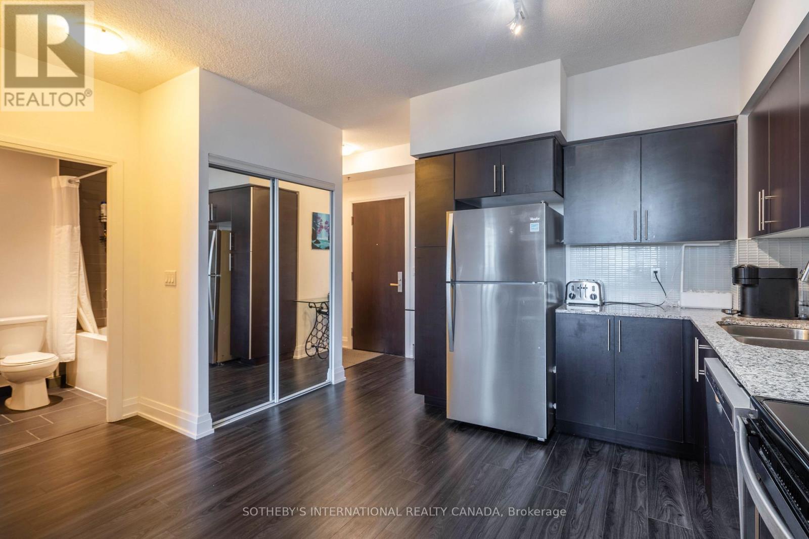 510 - 65 Speers Road, Oakville, Ontario  L6K 0J1 - Photo 11 - W12456976