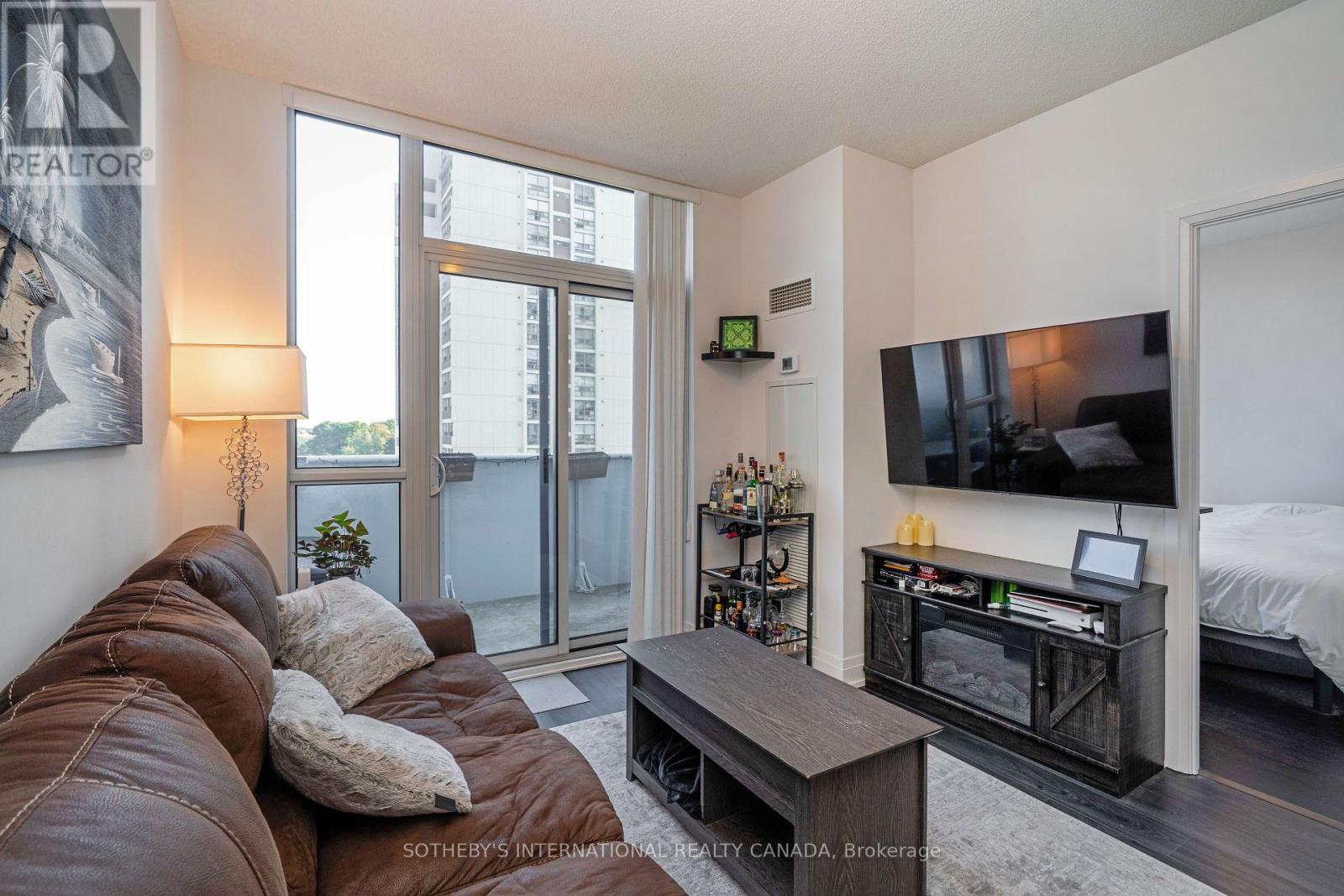 510 - 65 Speers Road, Oakville, Ontario  L6K 0J1 - Photo 14 - W12456976