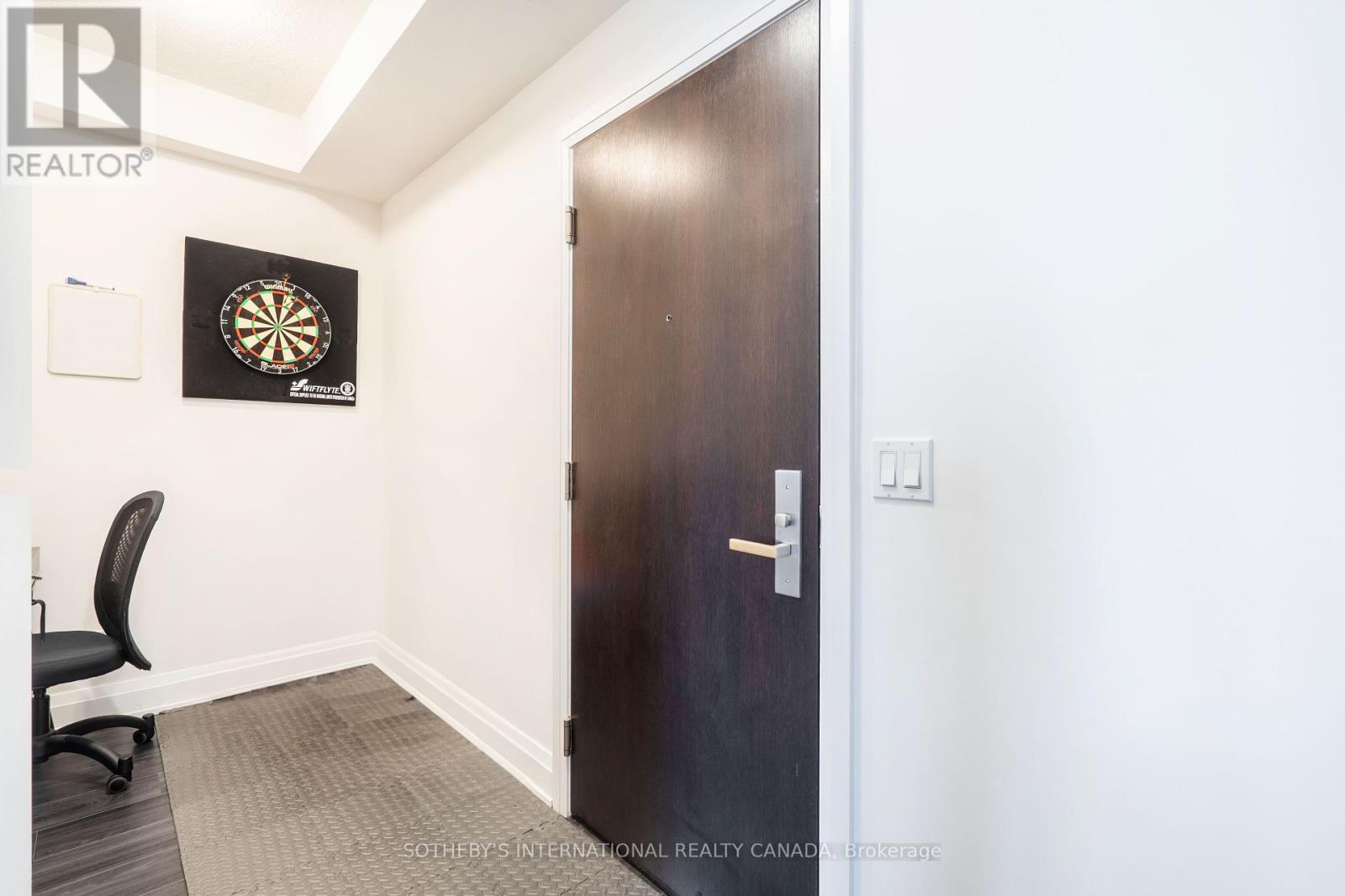 510 - 65 Speers Road, Oakville, Ontario  L6K 0J1 - Photo 4 - W12456976
