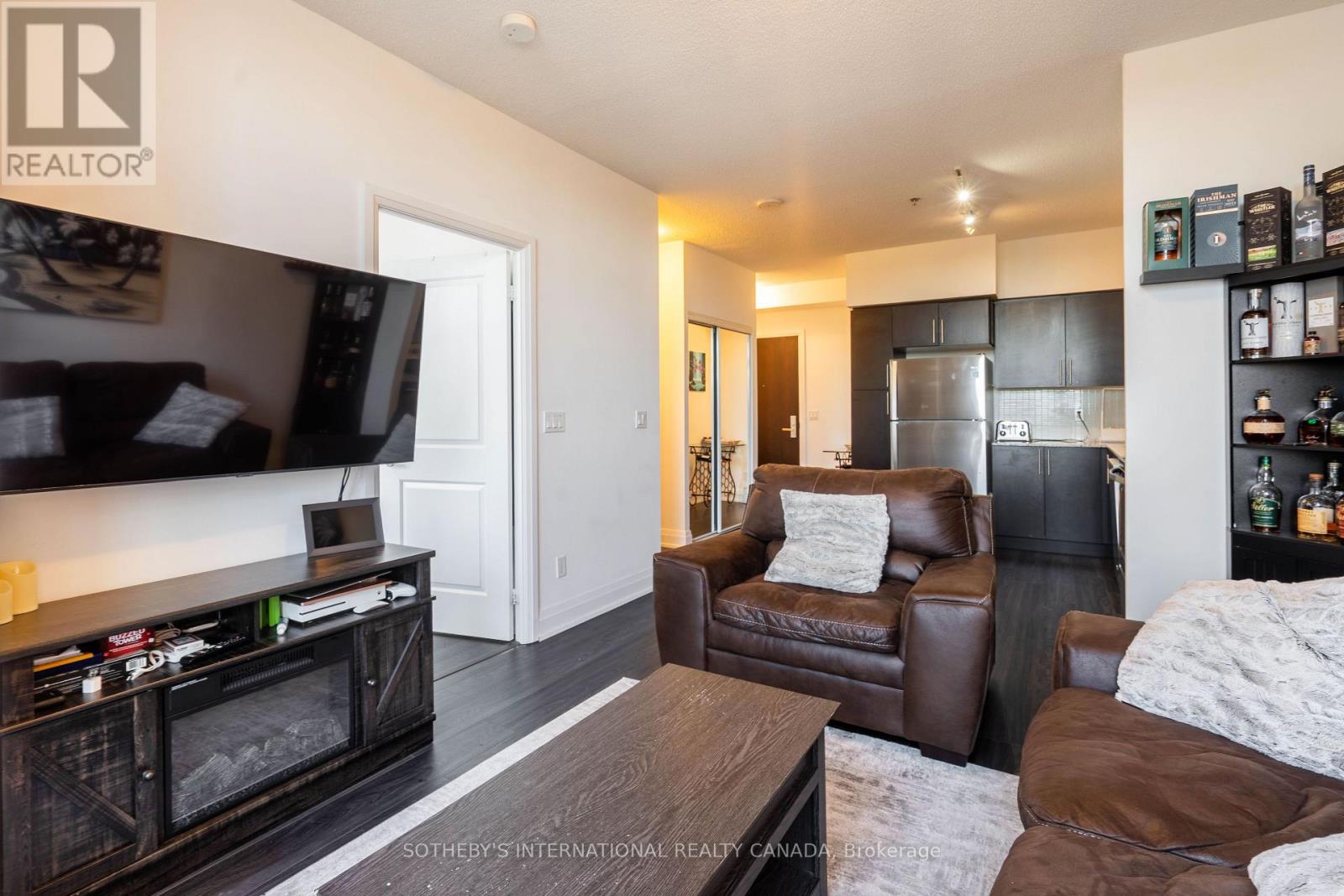 510 - 65 Speers Road, Oakville, Ontario  L6K 0J1 - Photo 7 - W12456976