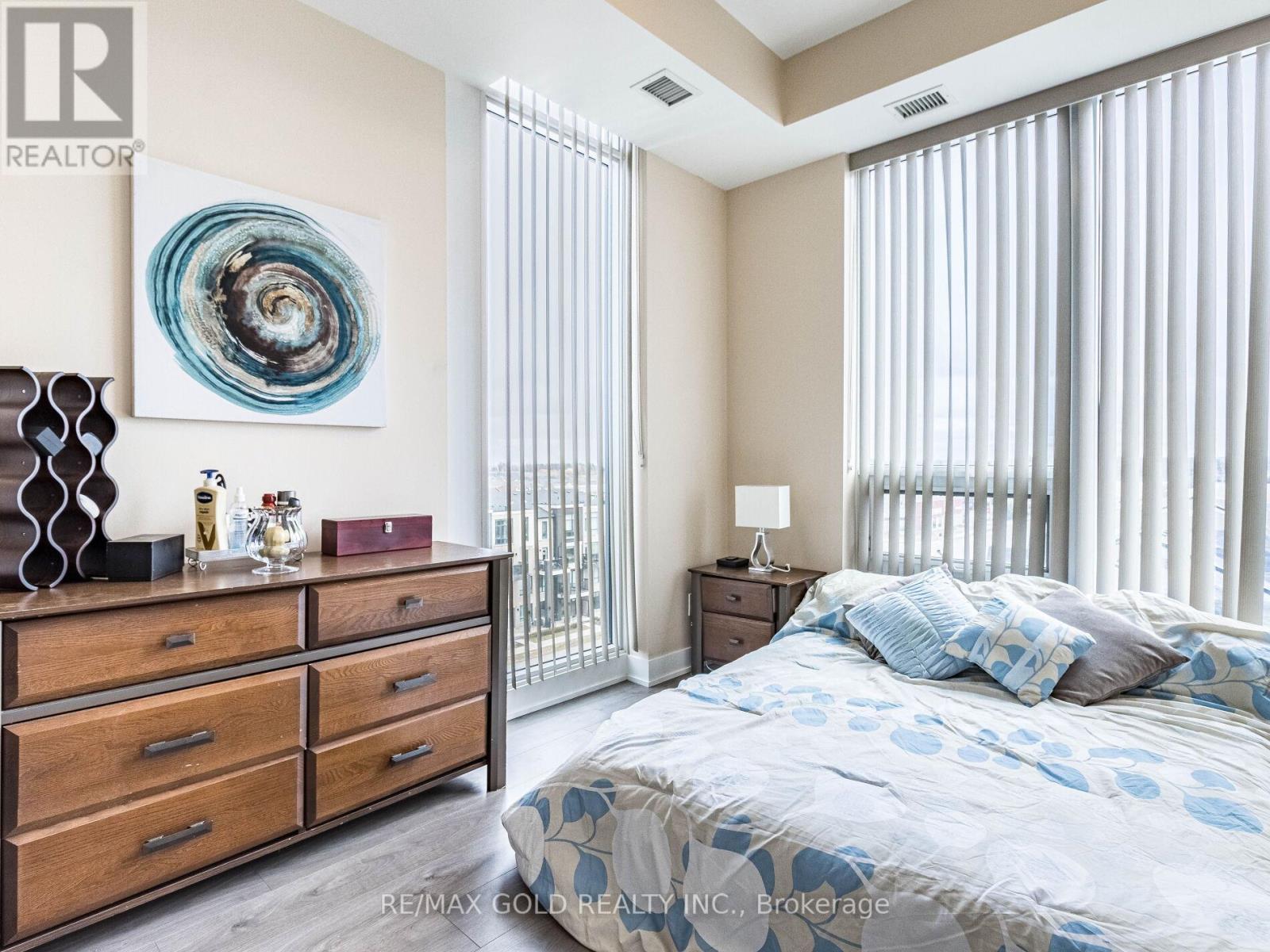 609 - 180 Veterans Drive, Brampton, Ontario  L7A 5G7 - Photo 17 - W12457002