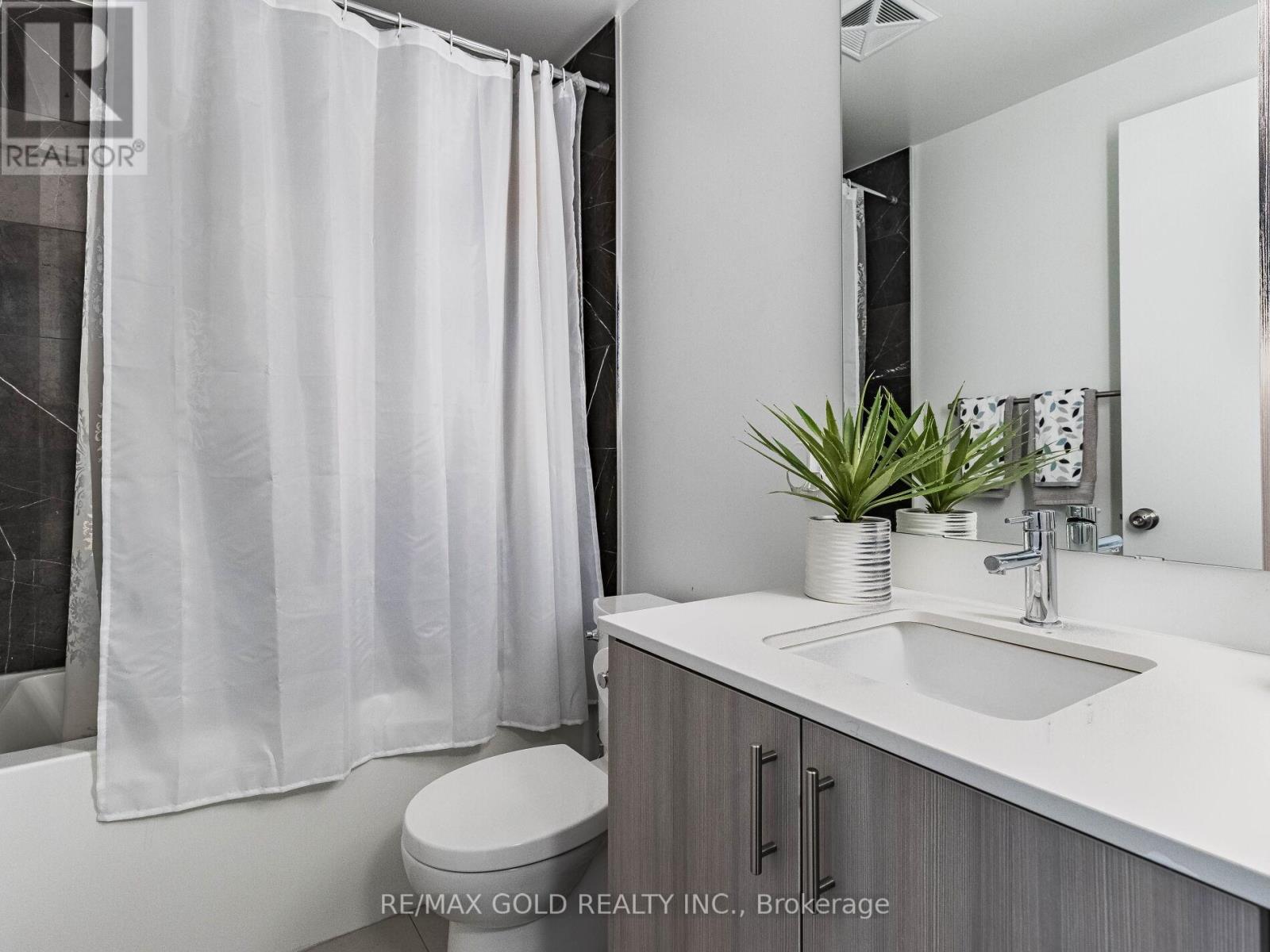 609 - 180 Veterans Drive, Brampton, Ontario  L7A 5G7 - Photo 24 - W12457002