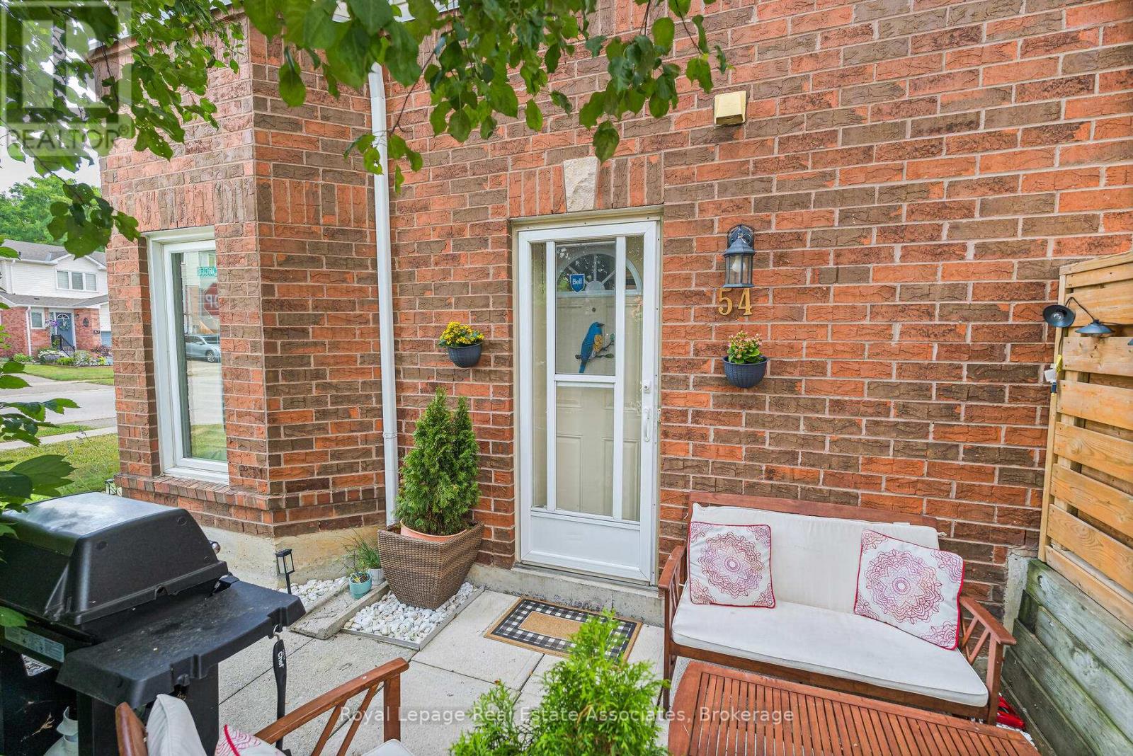 54 Wylie Circle, Halton Hills, Ontario  L7G 5L9 - Photo 6 - W12457013