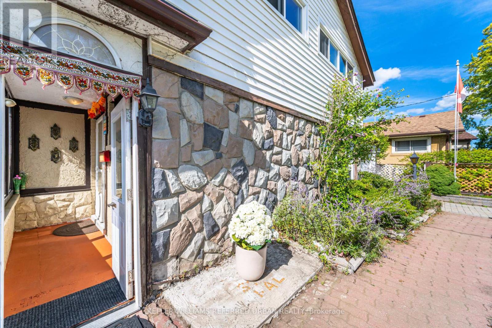 60 Hinton Road, Toronto, Ontario  M9W 2V5 - Photo 6 - W12457030
