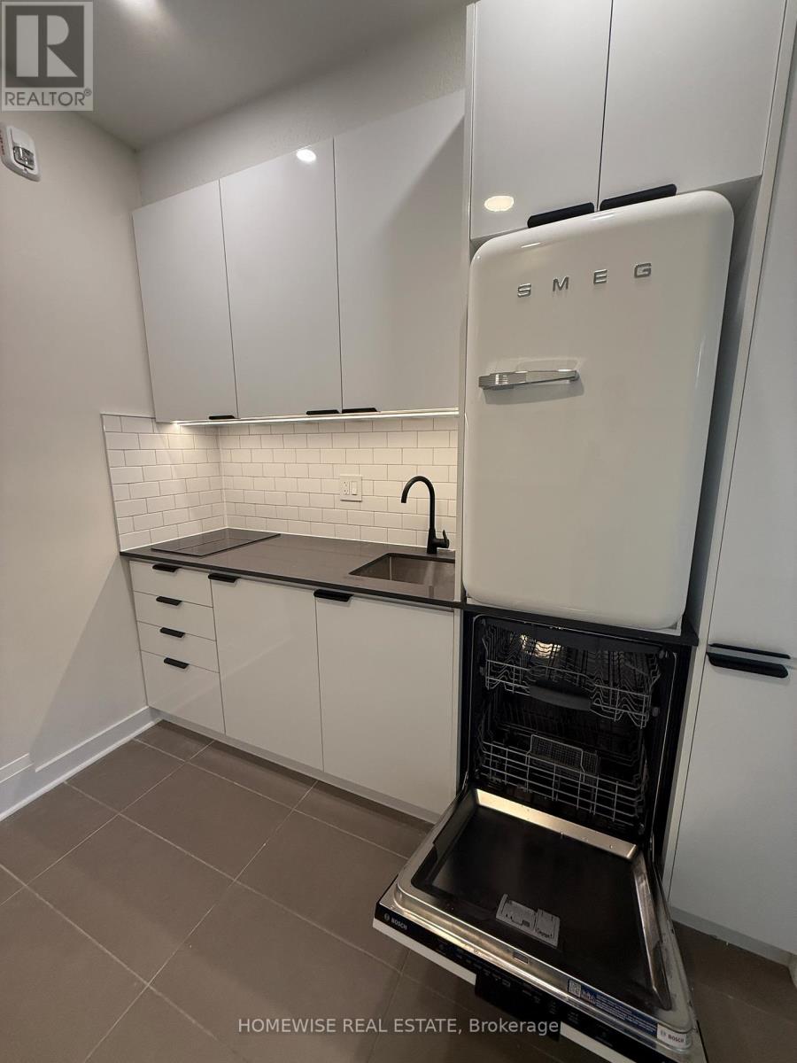 105 - 1 Triller Avenue, Toronto, Ontario  M6K 3B7 - Photo 6 - W12457041
