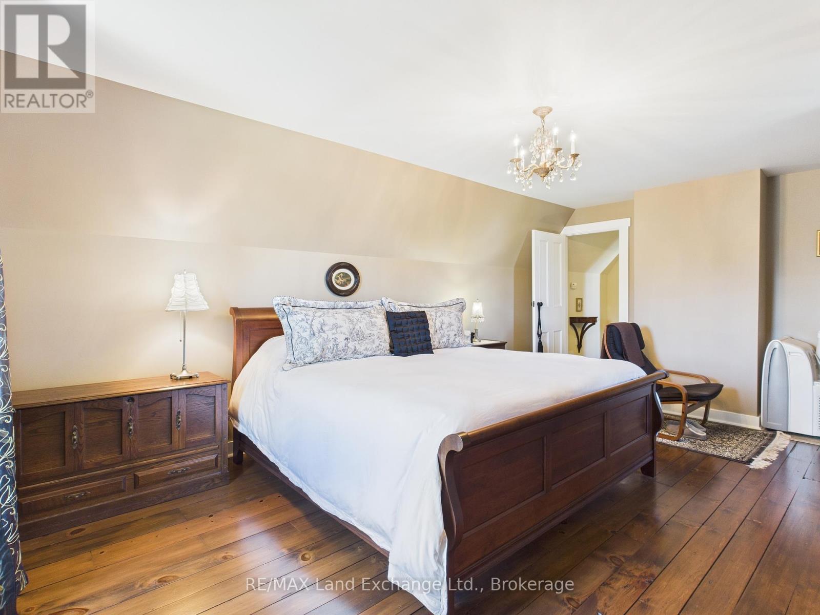 276 Durham Street, Kincardine, Ontario  N2Z 2X9 - Photo 31 - X12457062