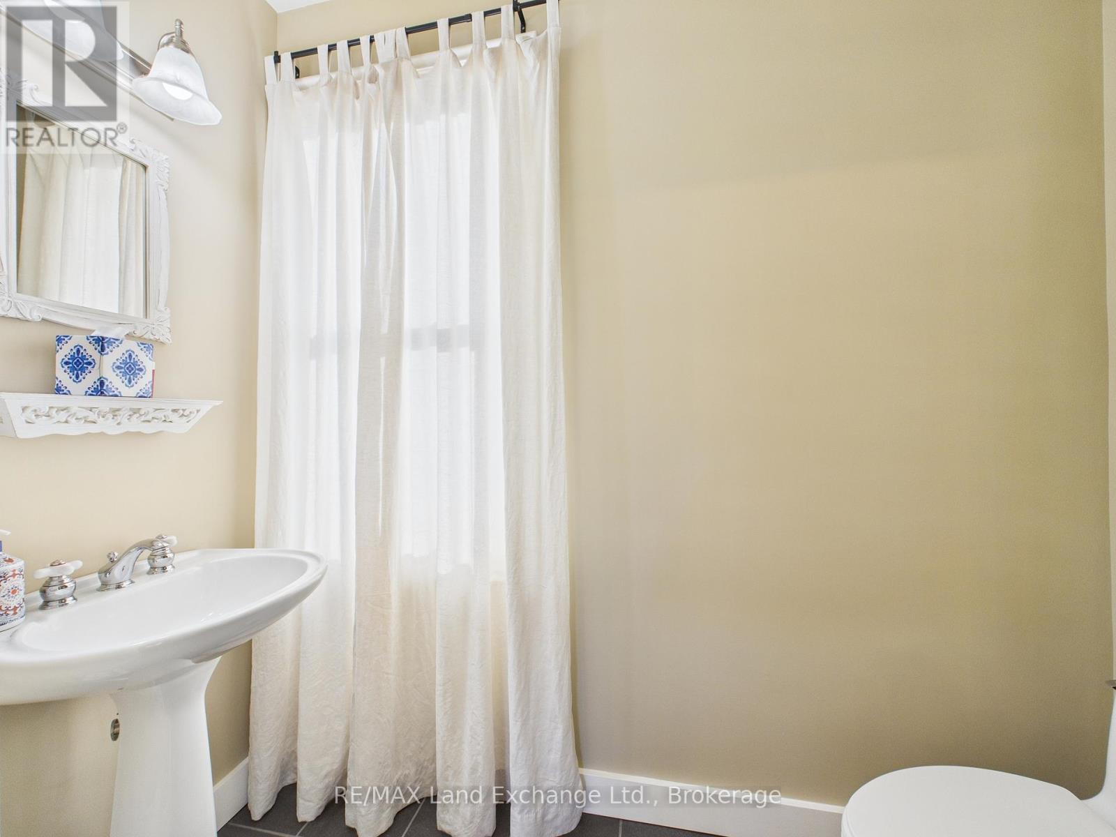 276 Durham Street, Kincardine, Ontario  N2Z 2X9 - Photo 35 - X12457062