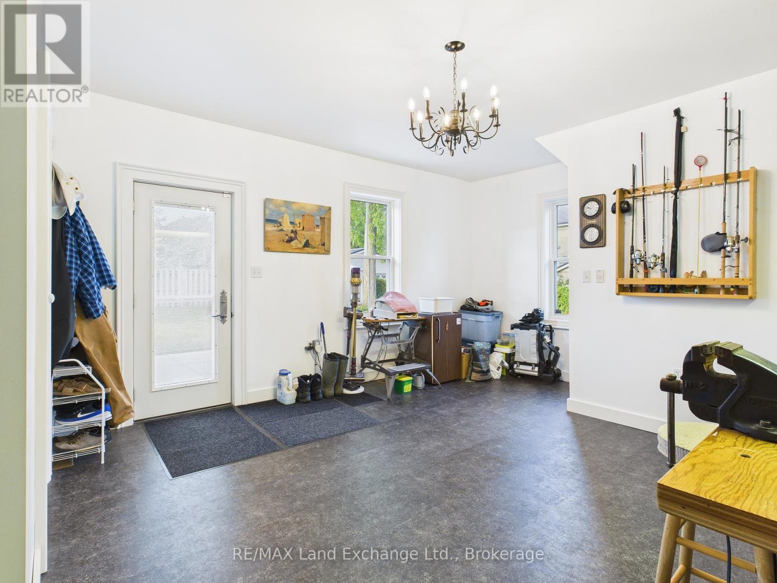 276 Durham Street, Kincardine, Ontario  N2Z 2X9 - Photo 36 - X12457062