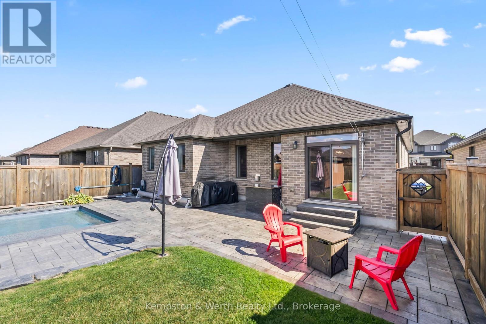 86 Forbes Crescent, North Perth, Ontario  N4W 0B8 - Photo 38 - X12457066
