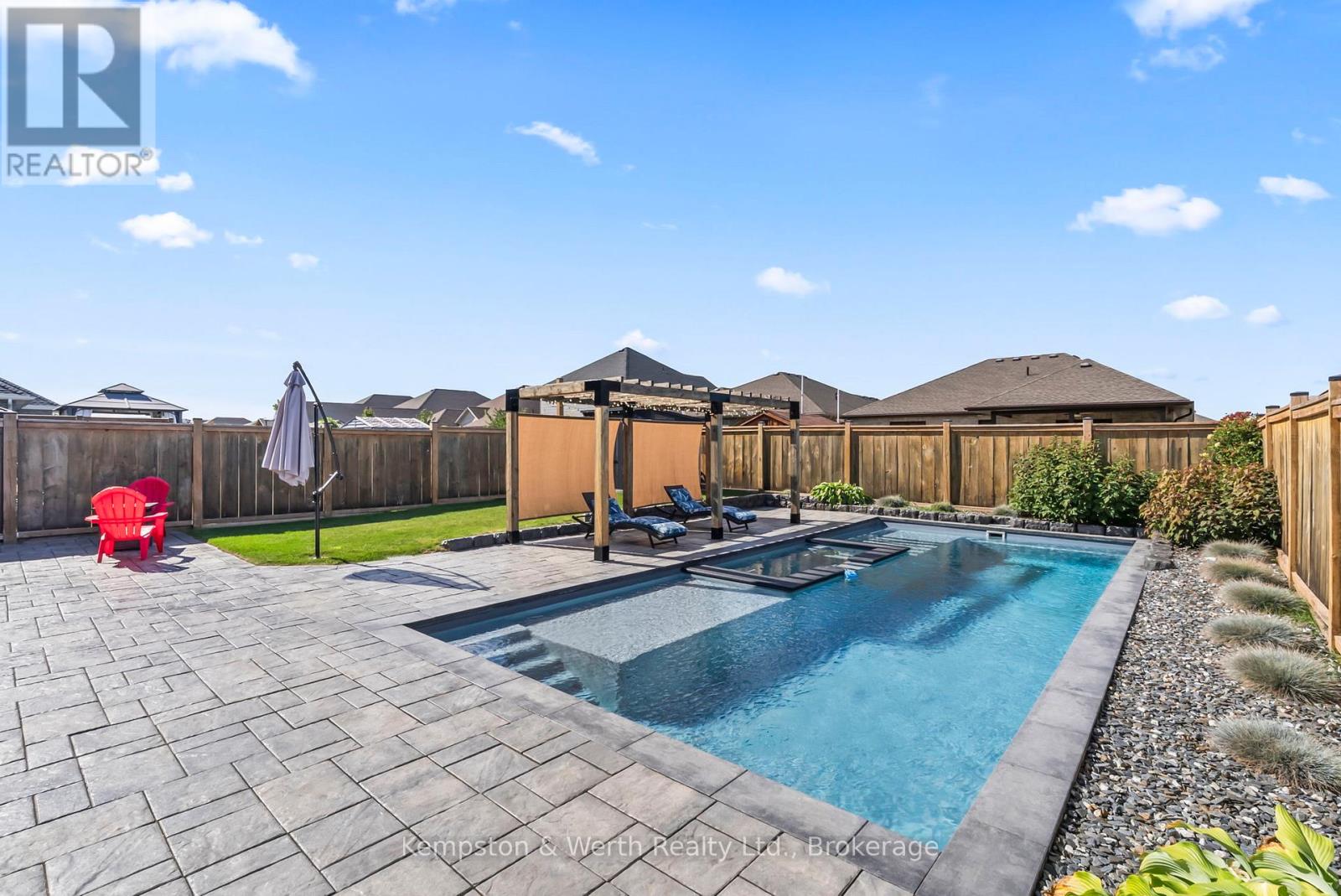 86 Forbes Crescent, North Perth, Ontario  N4W 0B8 - Photo 40 - X12457066