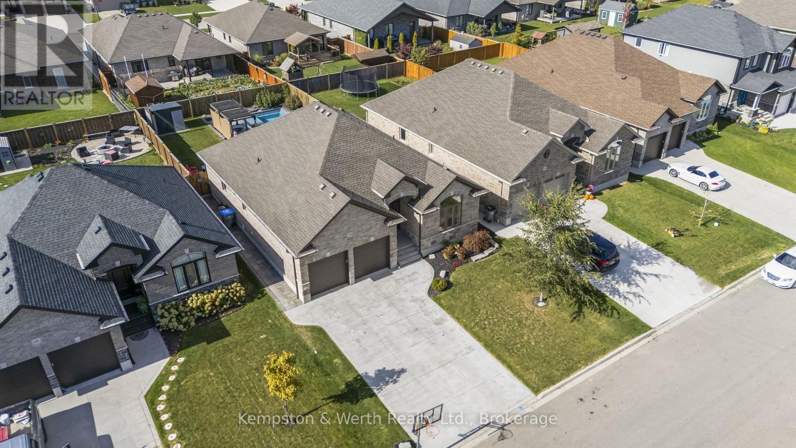 86 Forbes Crescent, North Perth, Ontario  N4W 0B8 - Photo 43 - X12457066