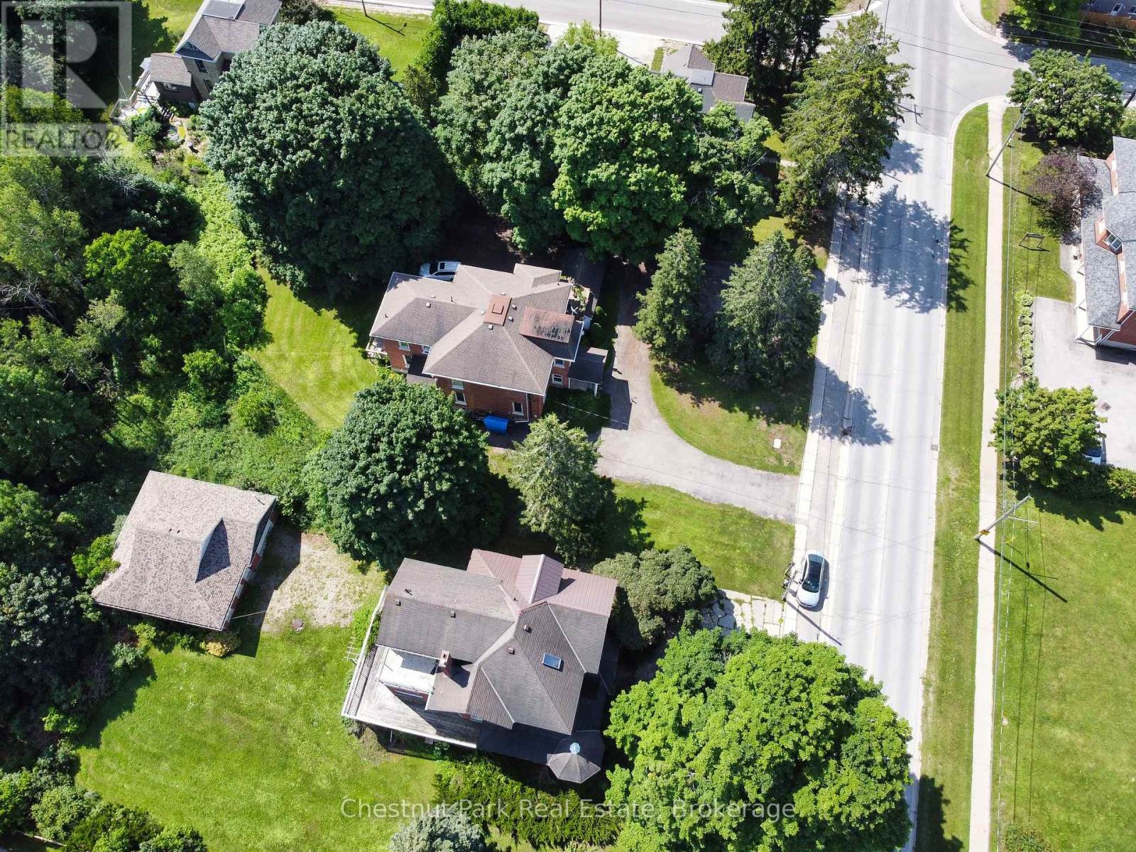 319 Berford Street, South Bruce Peninsula, Ontario  N0H 2T0 - Photo 2 - X12457071