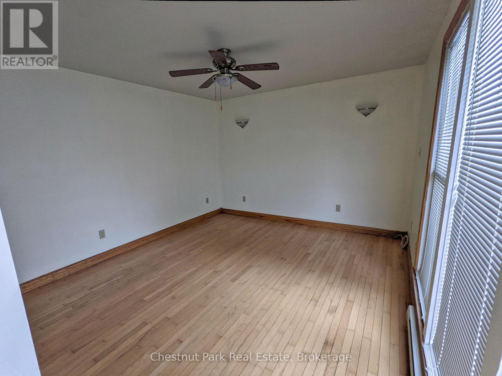 319 Berford Street, South Bruce Peninsula, Ontario  N0H 2T0 - Photo 3 - X12457071