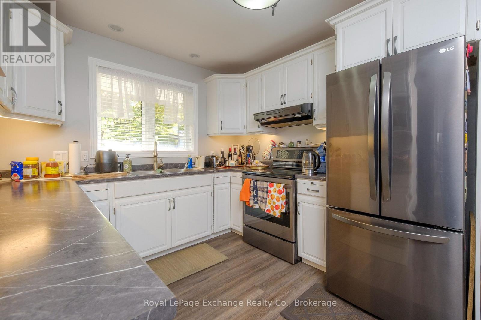 8 Remington Drive, North Huron, Ontario  N0G 2W0 - Photo 7 - X12457084
