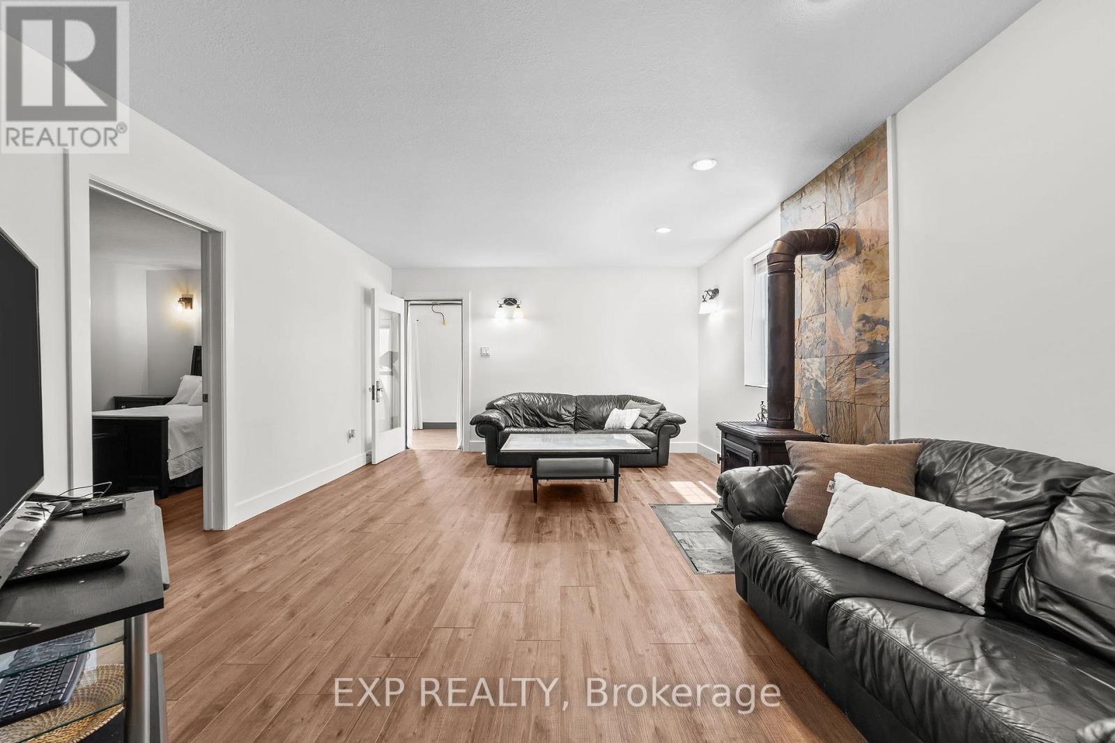 137 Fried Street, Bluewater, Ontario  N0M 1N0 - Photo 10 - X12457101